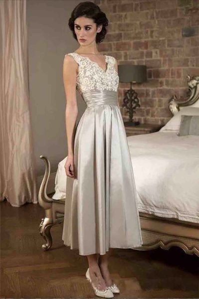 Moderne, knielange Kleider für die Brautmutter, V-Ausschnitt, graues Spitzenoberteil, Kleider für Hochzeitsgäste, Damen-Festzug-Abschlussball-Party-Kleider