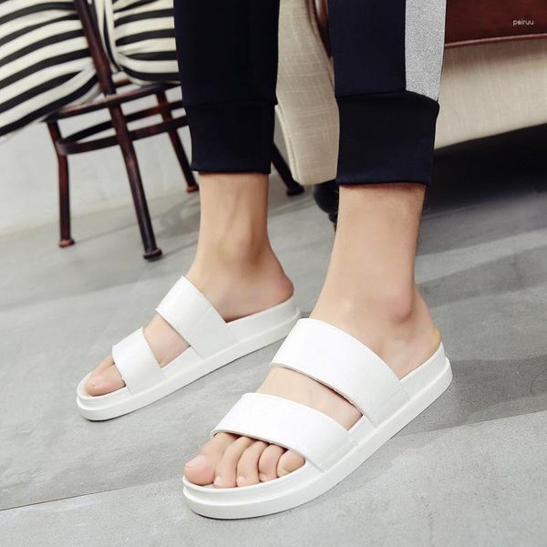 Hausschuhe 2023 Mode-Stil koreanische Frauen mit flachem Boden Trend Casual Sandalen Plattform einfarbige Strandschuhe