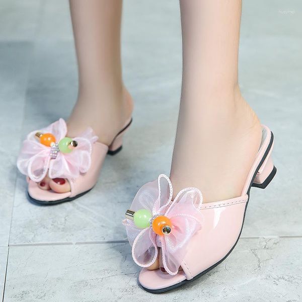 Terlik çocukları yüksek topuk 2023 yaz açık giyim moda kızlar sandaletler kayma karşıtı flip-floplar bebek slaytları kristal prenses plaj ayakkabıları