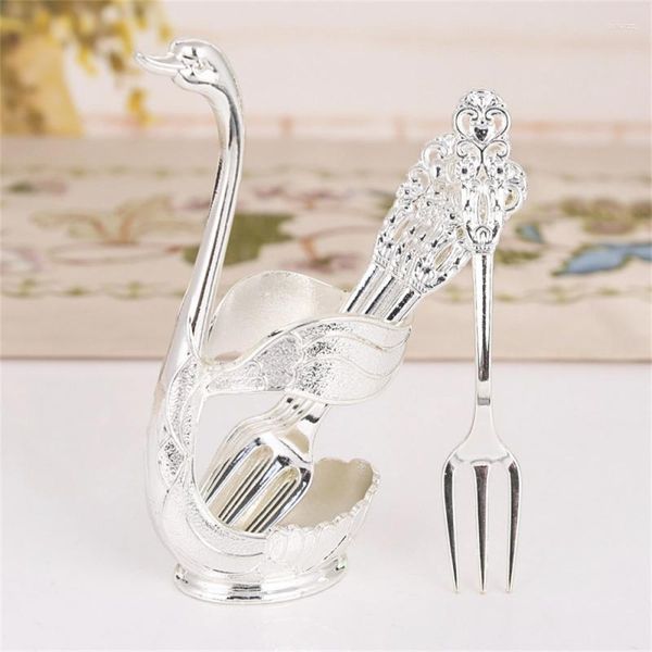 Set di stoviglie Cigno in alluminio Base decorativa Coltello in rilievo tridimensionale Cucchiaio d'oro Forchetta in materiale resistente e set 1 frutto