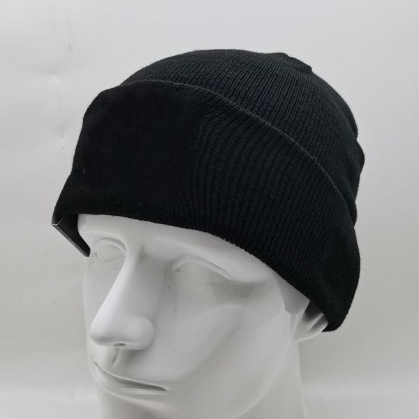 BeanieSkull Caps Großhandel ICON Marke Schädel Stickerei Ski Stricken Hut Maple Leaf frauen Winter Warme Tasche Beanies 230829