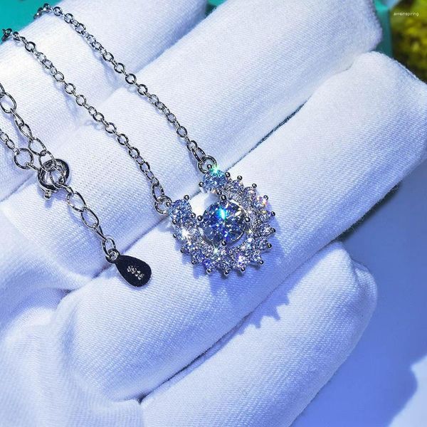 Bolsas de jóias Colar de diamante de moissanite sintético de 2 quilates com oito corações e flechas pingente de zircão micro-incrustado