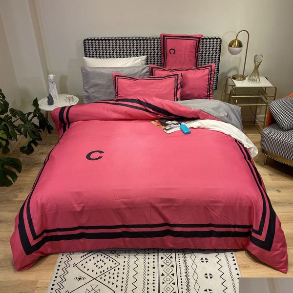 Set di biancheria da letto Designer di lusso rosa rosa Piumino queen size Er Lenzuolo Federe Set di piumino di design di alta qualità Consegna a domicilio Ho Dh3Zy