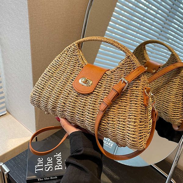 Borsa estiva in paglia per donna piccola Borsa a mano dal design di lusso intrecciata a mano Borsa da donna Borsa da spiaggia per le vacanze Borsa a tracolla per il tempo libero in rattan