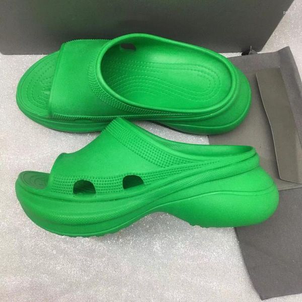 Pantofole da donna sandali piatti scarpe da spiaggia all'aperto in pelle a spina di pesce design di lusso 2023 in verde da uomo