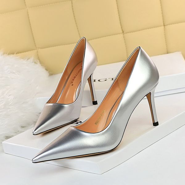 Mode Frauen Patent Leder High Heels Dame Pointe Toe Silber Heels Pumps Weibliche Hochzeit Braut Schuhe Plus Größe 34-43