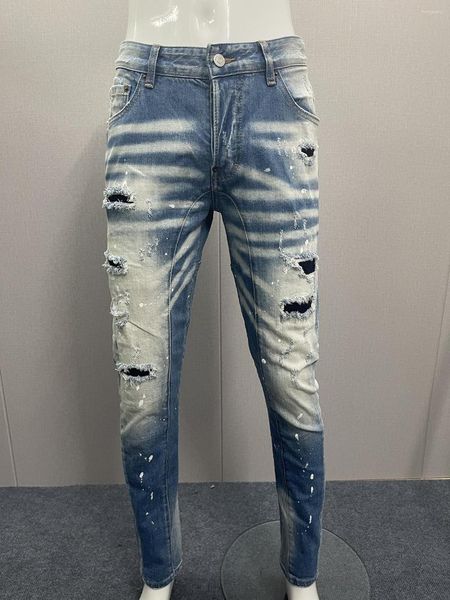 Herrenjeans Herbst 2023 Stil Denim-Hose für Männer Slim Casual Hellgrau Kleine Füße dehnen sich über das ganze Loch