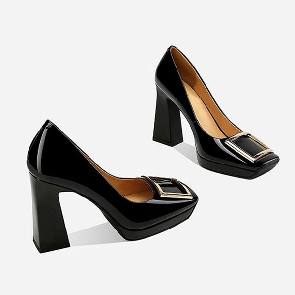 Fivela de metal plataforma impermeável salto alto couro envernizado salto grosso dedo do pé quadrado escritório carreira vestido sapatos femininos designer de luxo sapatos de casamento 10cm tamanho 35-40