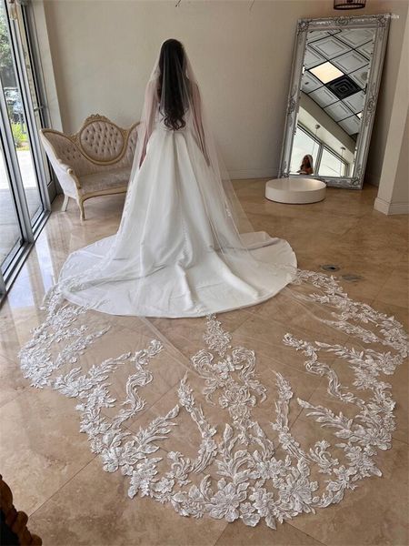 Свадебная вуали в завесах.