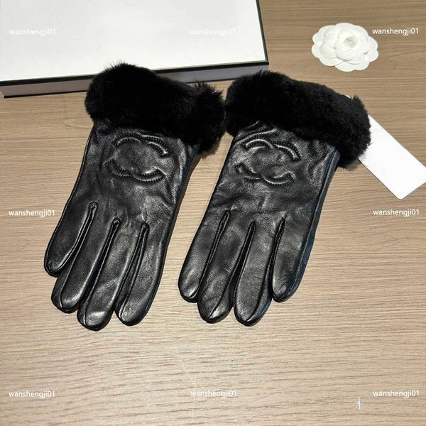 23SS Designer Mädchen Fünf-Finger-Handschuhe Ziegenleder Handschuhe für Frauen Samtfutter Warme Fäustlinge Wintergeschenk Inklusive Markenbox