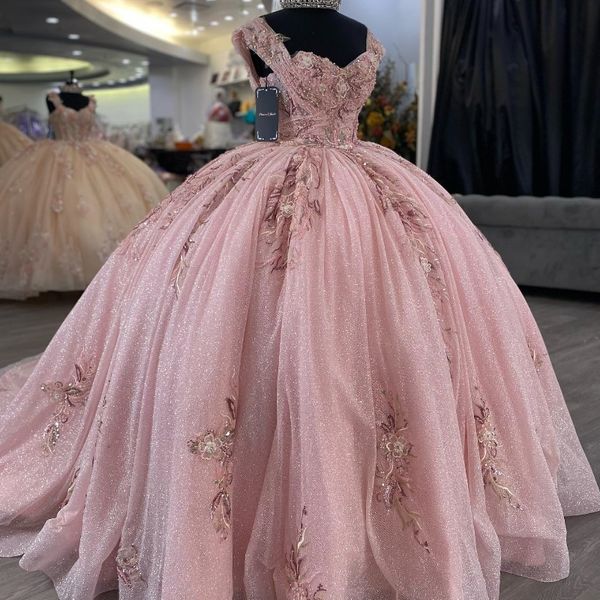 Розовое милое блестящее платье Quinceanera 2024, бальное платье с кристаллами, Vestidos De 15 Anos, вечернее платье с цветами и бисером