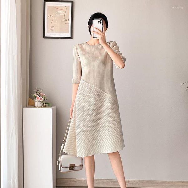 Повседневные платья женское платье с плиссированным бутоном 2023 Весна Лето Высококачественное фонарь длиной плюс размер. Свободная элегантная эстетическая одежда