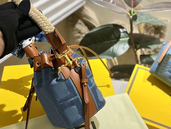 10a seviye tasarımcı küçük kova çantası metal logo çıkarılabilir çift omuz kayışları orijinal omuz çantası kadın moda cüzdan cüzdan katlanır hediye kutusu ambalaj