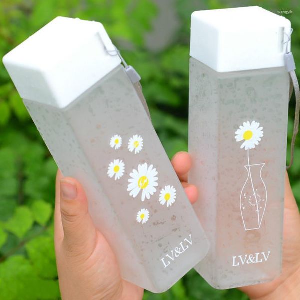 Garrafas de água transparente verão pequena margarida flor copo plástico esportes ao ar livre estudante presente criativo quadrado beber direto