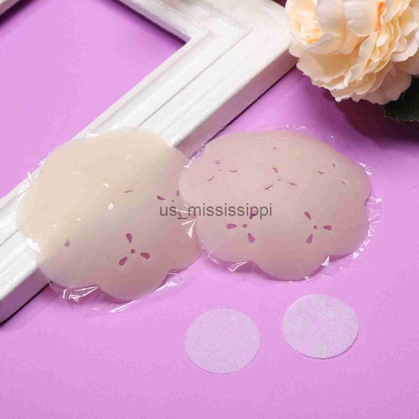 Cuscinetto per il seno Fori per la respirazione Copricapezzoli in silicone Riutilizzabili Petali per il seno delle donne Sollevamento Pasties invisibili Adesivi per imbottitura del reggiseno Patch Cuscinetti per tette x0831