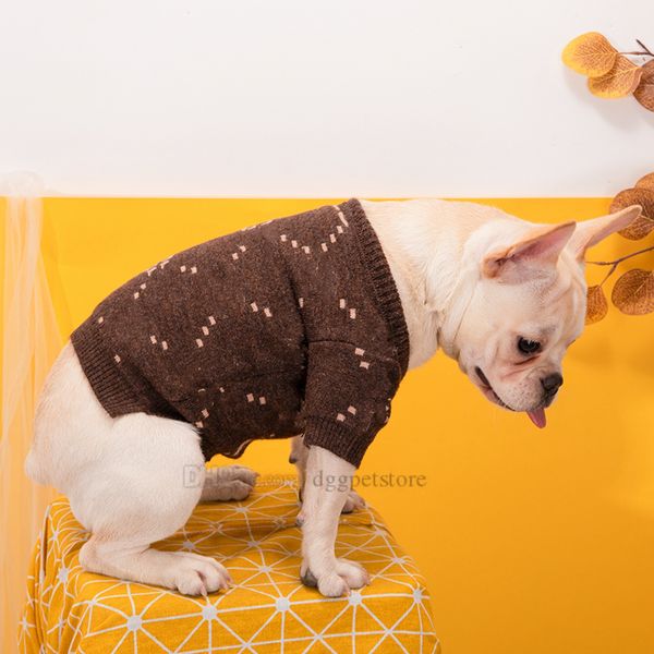 Abbigliamento per cani di marca Maglione per cani di marca Cavo caldo per animali domestici Cardigan lavorato a maglia Maglieria classica per cani Completo per cani morbido Abbigliamento termico per il freddo per Bulldog francese Marrone L A812