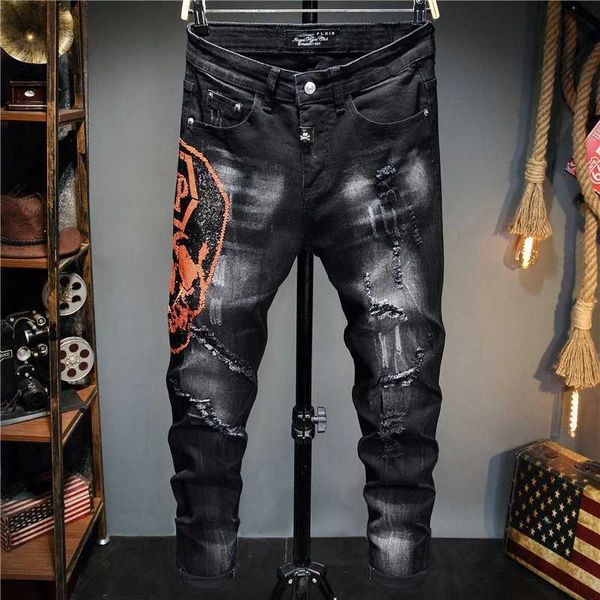 Herren Jeans European Style Marke S schlanke Jeanshose schwarze Straight Skulls Biker Hole Hosen für Y2303 Philipplies in Plein im8a