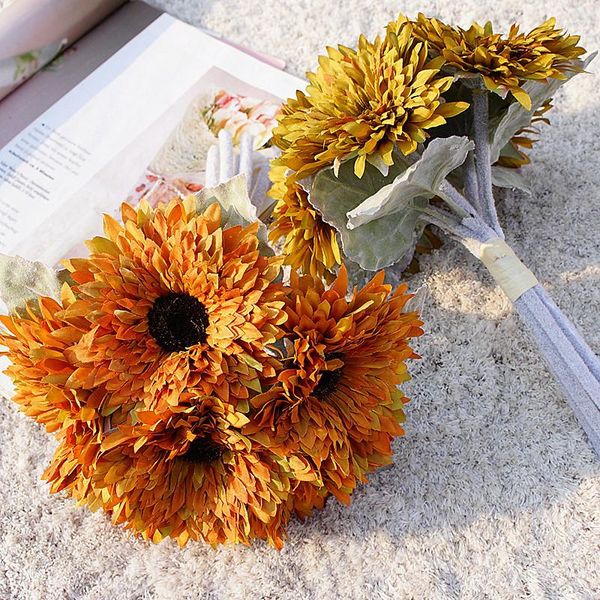 Fiori decorativi 6 teste Bouquet di girasoli fatti a mano Gerbera multistrato Matrimonio artificiale Pografia Seta Mano Flores Decorazione domestica