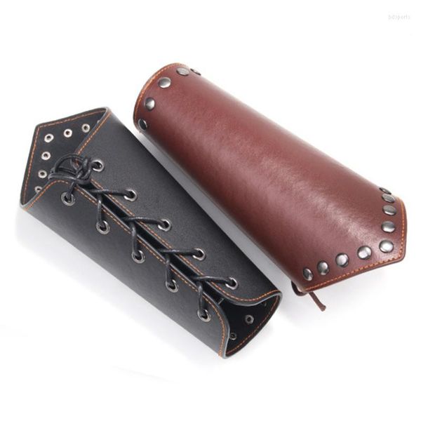 Bilek Desteği 1 PCS Medevat PU Deri Çapraz Dizeler Punk Armor Bracer kol bandı kol manşet saplamaları moda