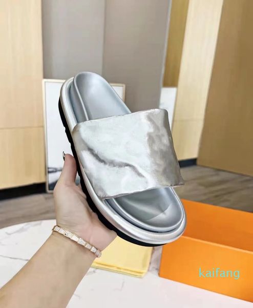 Pool Pillow Comfort Flache Hausschuhe Empreinte Leder 3 Farben Schwarz Silber Weiß Klassische coole Slides Damen Designer Mules