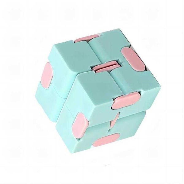 Бесконечный куб конфеты цветовые головоломки головоломки против декомпрессионного рука