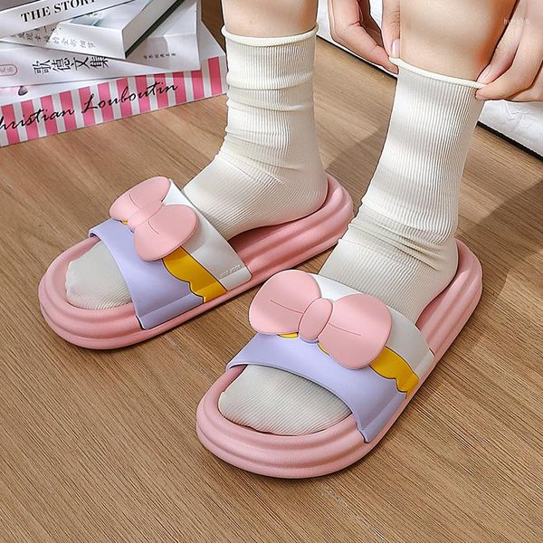 Slippers Asifn Cartoon Bell Bowknot Sapatos de verão interno para mulheres Casal Anti-Slip Flip Flip Banheiro Grosso Sandália