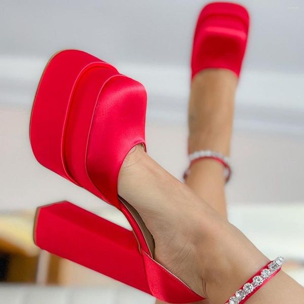 Сандальски моды Женщины накачивают ретро -кусочки каблуки на каблуках атласный атласный атласный атласный ролик весенний платформ для вечеринки свадебные туфли обувь