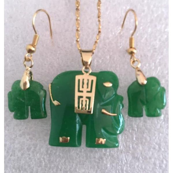 Anhänger-Halsketten, natürliche grüne rote Jade, geschnitzter Elefant, Halsketten-Ohrringe-Set