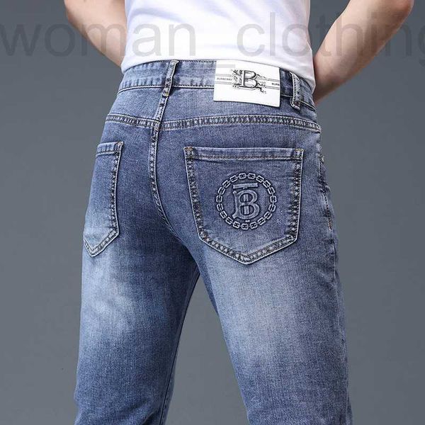 Jeans Jeans Designer Brand Novo Autumn e Winter Light Light Luxury Jeans Men Slim Casual Pants com pés pequenos qa18