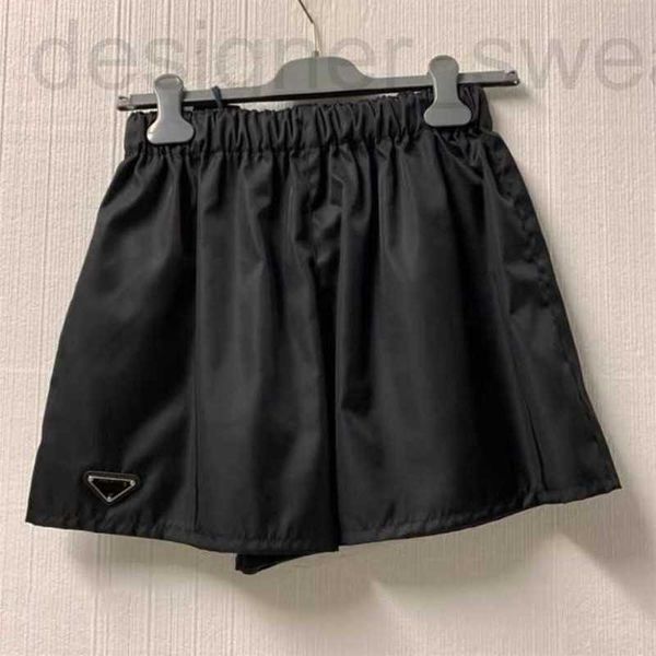 Damen Shorts Designer Frühling und Sommer 2023 Neue elastische hohe Taille schwarzes Dreieck Modemarke lässig breite Beinshorts Hotpants Damen 1B7T