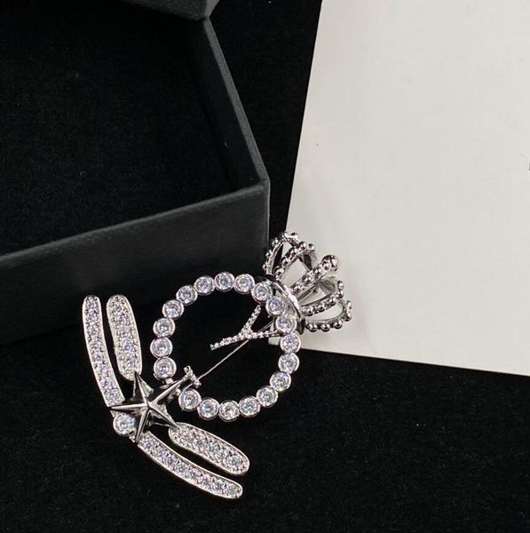 Pinne per lettere per lettere di corona di diamante piena di lusso da uomo da uomo designer di marchi Designer Silver Spettaio Gioielli Accessori Accessori per gli amanti del regalo con scatola