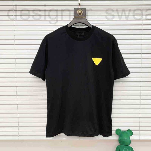 T-shirt da uomo Designer anni '20 Primavera ed estate europea Ultima moda Piccolo triangolo Lettera Stampa Knight Male Tee Camicia di alta qualità Italiana 3DFR