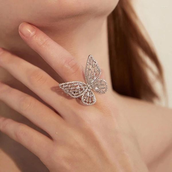 Rings de cluster Butterfly de pedra de zircão de luxo para mulheres Meninas Promise de casamento de colorido de colorido metal de ouro Metal Anel de dedo ANILLOS Party Jewelry