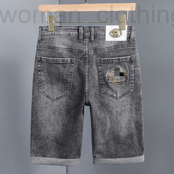 Jeans de jeans masculino de cinco pontos de shorts masculinos de verão masculino bordado calças bordadas em água de lavagem de água cinza m7rm