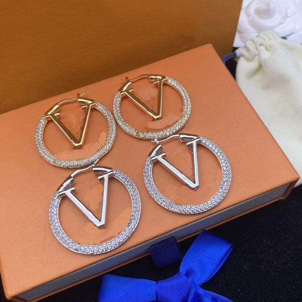 Markenohrringe. Der neue Luxus-Ohrring-Designer im klassischen Stil mit Diamant-Big-Circle-Messing-Material-Logo für Frauen. Hochwertiger Designerschmuck