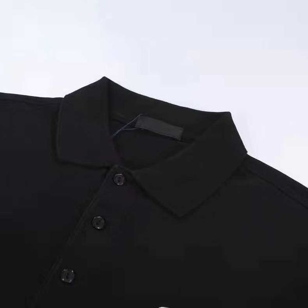 Prad Designer de Luxo Camisa Polo Clássica T-Shirt Triângulo Invertido Etiqueta Preta Estampada Masculina e Feminina Top Verão Algodão Respirável Camiseta Solta 0J4F