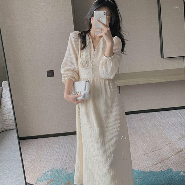 Lässige Kleider V-Ausschnitt Elegantes Feenhochzeitskleid Vintage French Puff Ärmel Midi für Frauen koreanische Pailletten Party Robe 20586