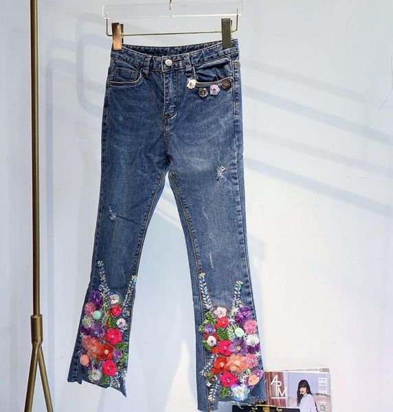 Jeans da donna Industria pesante con strass ricamati da donna a vita alta con fiori elasticizzati svasati