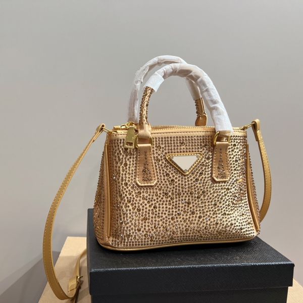 23x15 см. Дизайнеры Crossbody Bags Luxury Women Birftass Brand Brand Nylon Messenger Cenvelope сумка для плеча бриллиантовых хрустальных мешков с машкой верхней сцепление P -треугольник