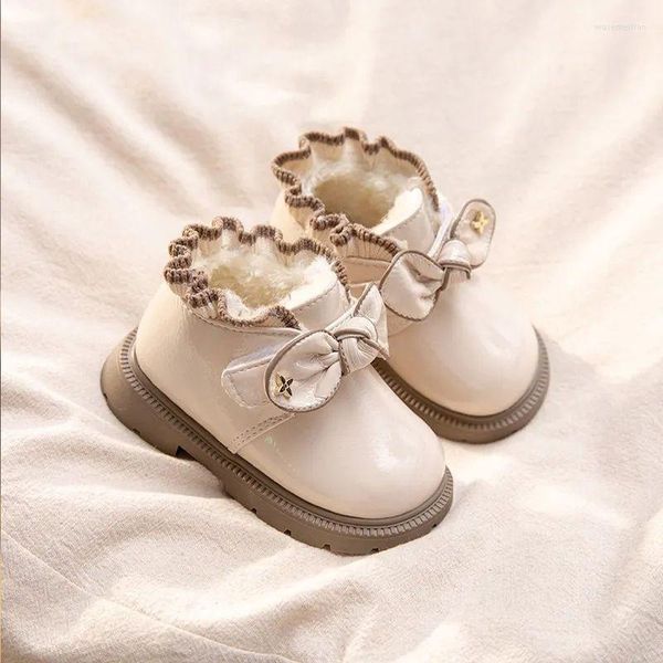 Сапоги 2023 Бэби Гирс, рожденные детскими девочками, снежная зима теплое плюшевое плюшевое мягкое мягкое дно обуви для малышей