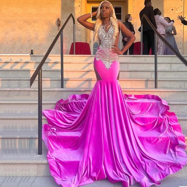 Hot Pink Velvet Mermaid Prom Dresses 2023 Per le donne africane Cristalli glitter Perline Black Girls Long aso ebi Plus Size Abiti da sera