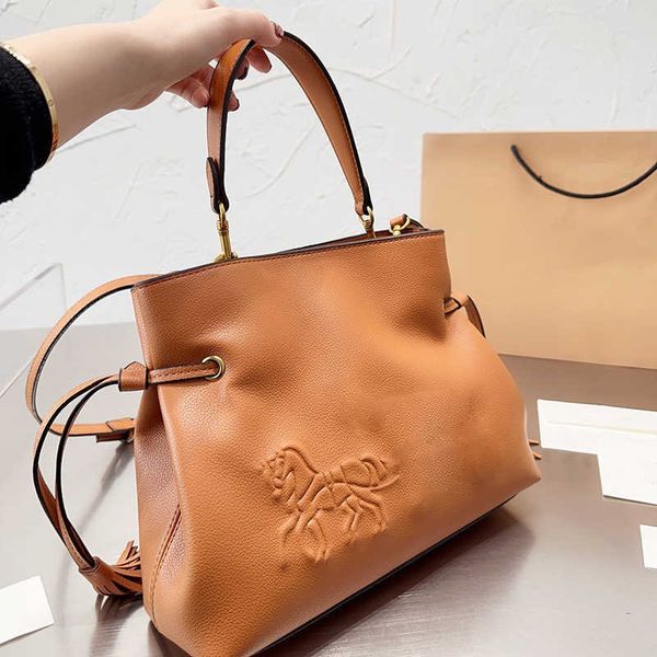 Akşam çantaları SS23 Tote Çanta Tasarımcı Çanta Alışveriş Seyahat Çantası Kadın Deri Çantalar Vintage Baskı Omuz Crossbody Siyah Çanta Lady Toates 230303