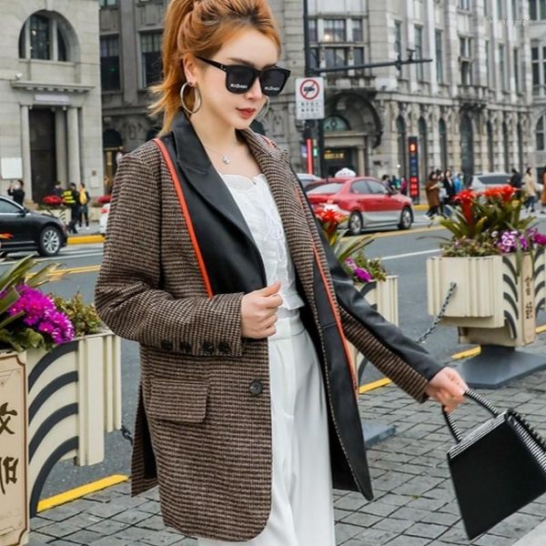 Couro feminino 2023 Designer Office Ladies Woolen Blends Taptwork Suit Blazer Top Women Women Sheepskin Jaqueta genuína Vintage Exterwea