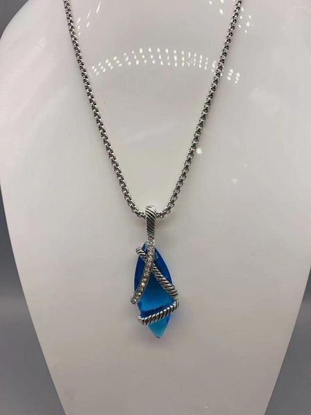 Colares pendentes Le Han Jóias Silver Cable embrulha pescoço com pedra azul e zircônia clara de cubie