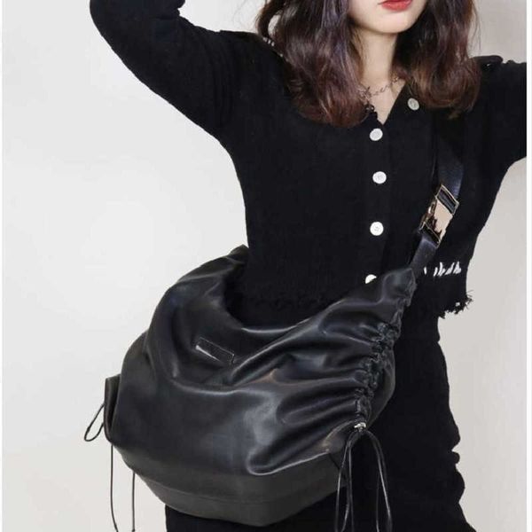 Bolsas de ombro feminino preto de grande tamanho grande bolsa de bolsa casual de qualidade de couro hobos bola crossbody saco feminino shopper saco 230304