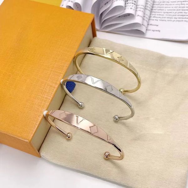 Mode Armbänder Stahl Armreif Elegante Armreif für Mann Frau Luxus Armband Brief Design Schmuck 3 Farbe Optional