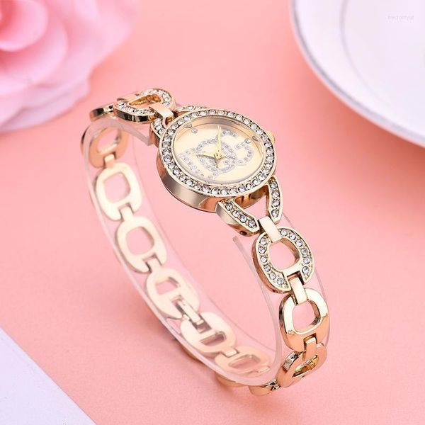 Avanadores de pulso Moda Rose Gold Diamond Trend Ladies Assista Small Dial Straplet Bracelet GiftWatches Hect22