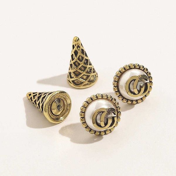 2023 Nuovi gioielli di moda di lusso di alta qualità per placcatura in oro reale nuovi classici orecchini di perle gelato doppio temperamento versatili orecchini personalizzati
