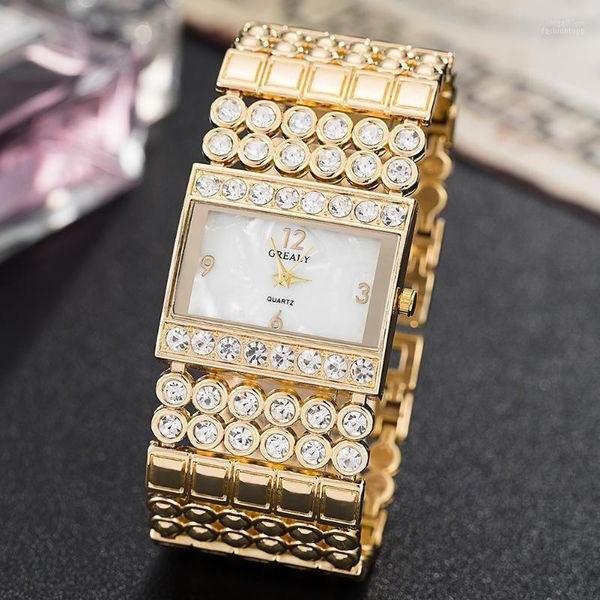 Relojes de pulsera Temperamento Reloj para mujer en Europa y América Chapado en aleación de concha de diamante Pulsera decorativa de moda de banda ancha Reloj de pulsera