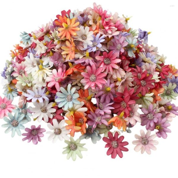 Flores decorativas 100pcs/bolsa decoração de casamento de flores falsas Fácil de manter a cabeça artificial Tecido sem desbotamento Garland